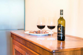 Hostly - La Pera Suite Apartment - 2 Bedrooms, Full Center
